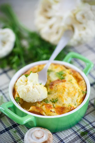 A tojás és a sajt sült karfiol — Stock Fotó