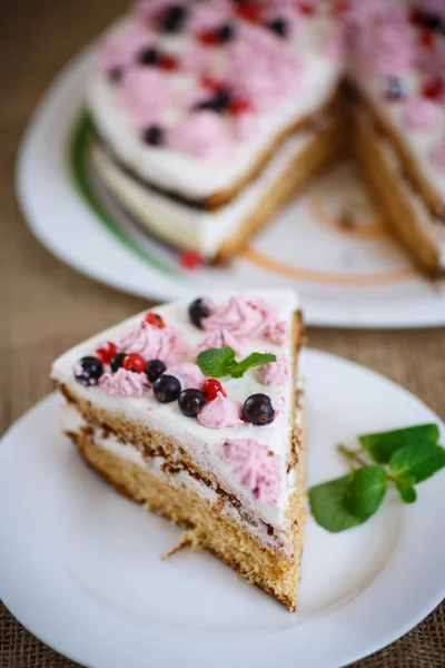 Kuchen mit Johannisbeeren — Stockfoto
