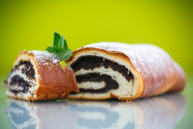 Haşhaş tohumlu tatlı rulo 