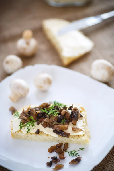 Сэндвич с грибами — стоковое фото
