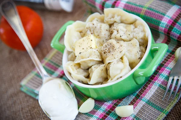 Russian dumplings boiled with meat — Stock Photo, Image