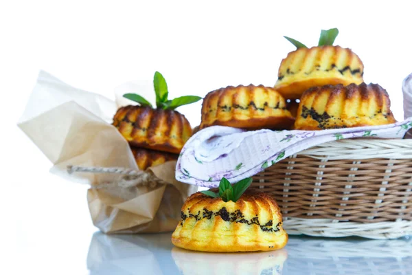 Bolinho com papoula de recheio de queijo — Fotografia de Stock