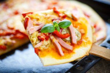 pişmiş pizza