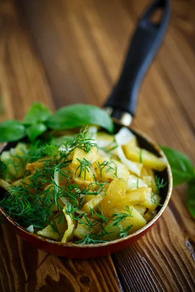 Fried potatoes — Stock Photo, Image