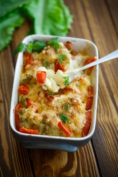 Cauliflower baked with  tomatoes — Stock Photo, Image