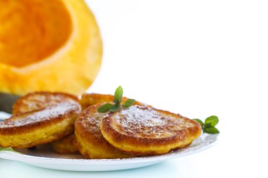 Kızarmış tatlı kabak krep