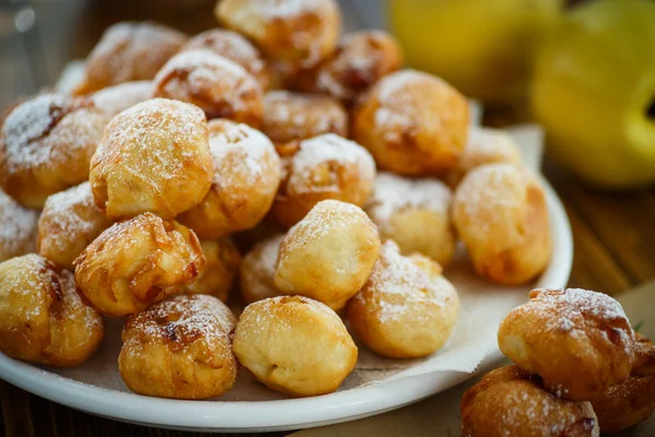 Palle fritte di fiocchi di latte Foto Stock