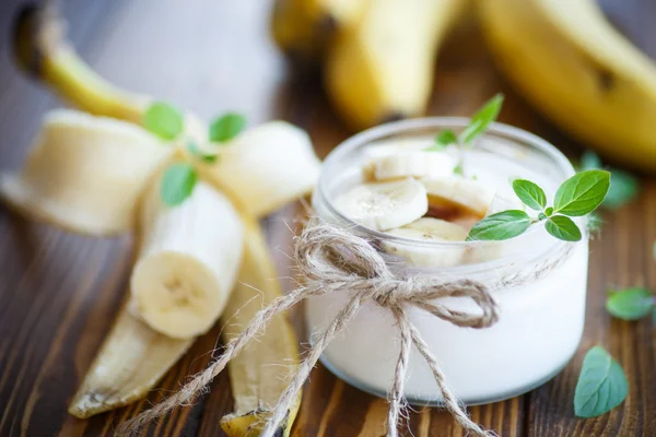 Sweet banana yoghurt — Stockfoto