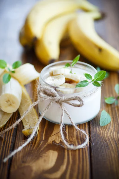 Süßer Bananenjoghurt — Stockfoto