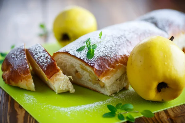 Sweet strudel stuffed with quince — Stock Photo, Image