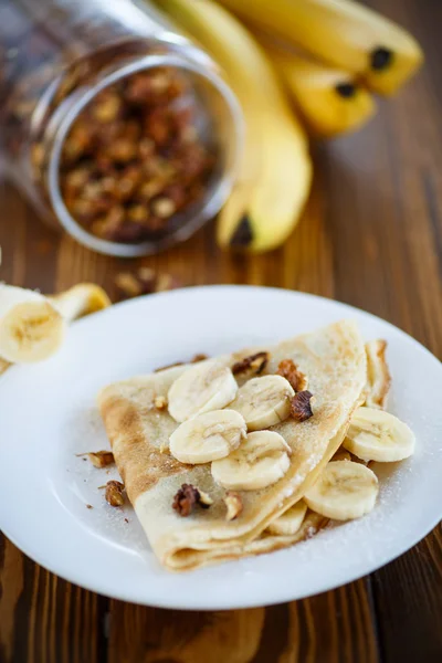 Frittelle dolci con banane e noci — Foto Stock