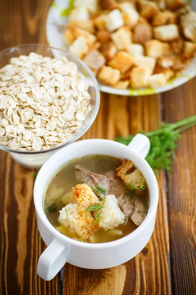 Sopa de avena con croutons —  Fotos de Stock