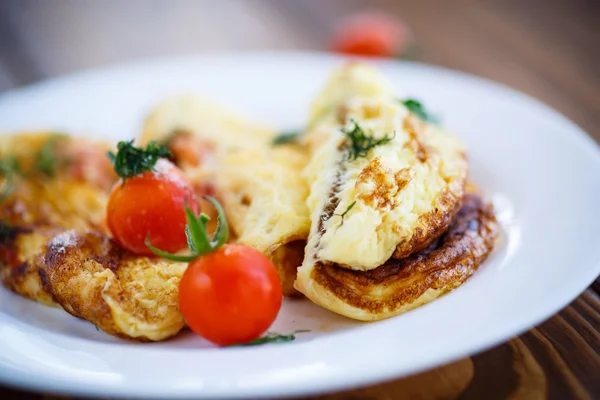 Huevos revueltos con tomates — Foto de Stock