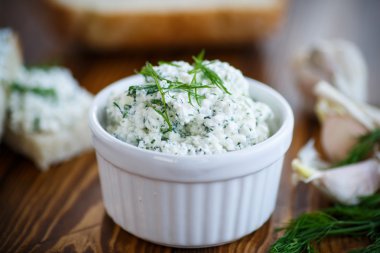 otlar ile tuzlu peynir snack