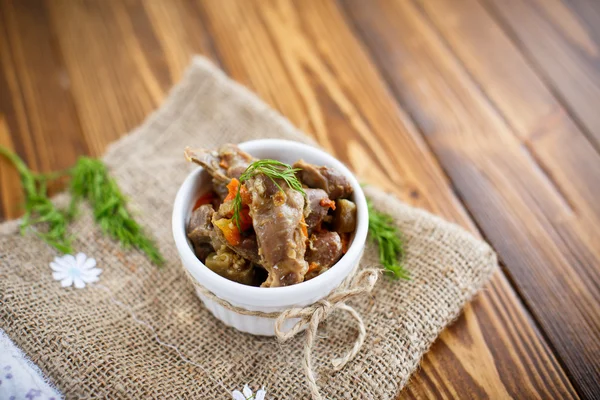 Mollejas de pollo guisadas con verduras — Foto de Stock