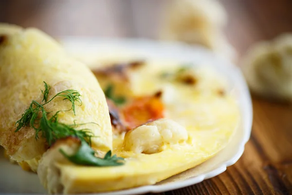 Huevos revueltos con coliflor —  Fotos de Stock