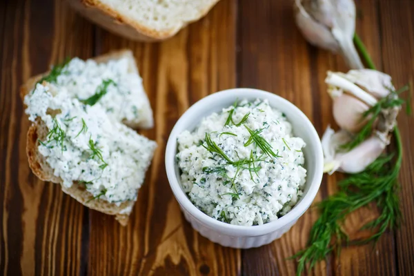 Formaggio salato spuntino con erbe — Foto Stock