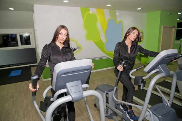 En el gimnasio — Foto de Stock