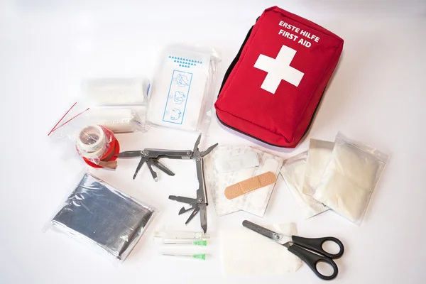 Kit di pronto soccorso aperto — Foto Stock