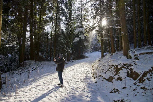 Fotógrafo floresta de inverno — Fotografia de Stock