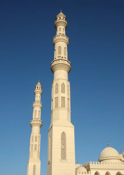 Tower Minaret Moskén Mot Klarblå Himmel Hurghada Egypten — Stockfoto