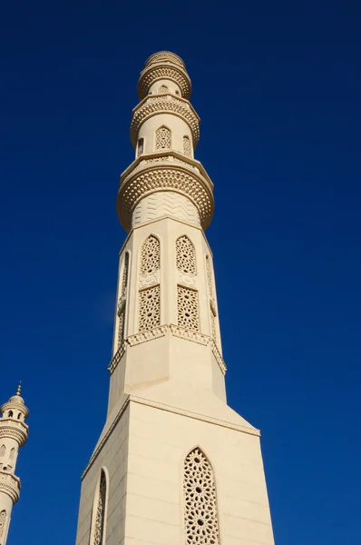 Башня Минарет Мечети Против Ярко Голубого Неба Хургада Египет — стоковое фото