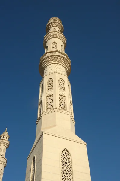 Torre Minarete Mesquita Contra Céu Azul Brilhante Hurghada Egito — Fotografia de Stock