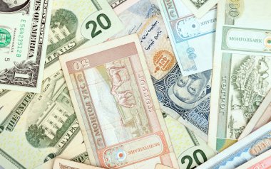 rasgele karışık banknotlar farklı ülkeden oluşan arka plan