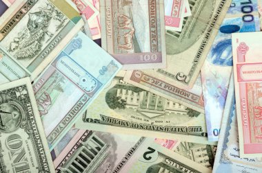 rasgele karışık banknotlar farklı ülkeden oluşan arka plan