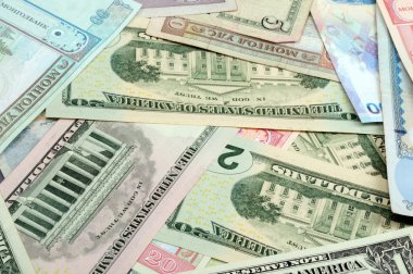 rasgele karışık banknotlar farklı ülkeden oluşan arka plan