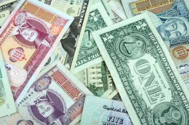 rasgele karışık banknotlar farklı ülkeden oluşan arka plan