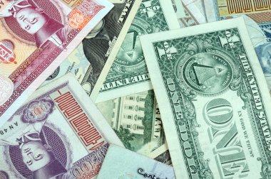 rasgele karışık banknotlar farklı ülkeden oluşan arka plan