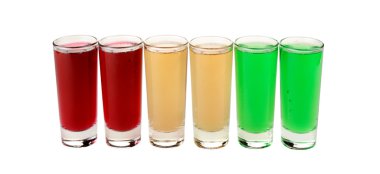 Gazlı bir içecek ile şeffaf cam fincan