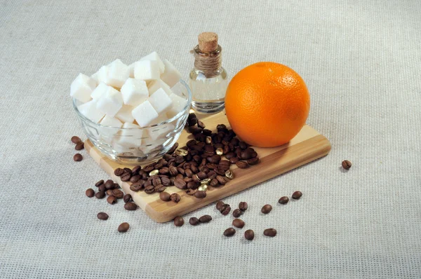 Кофейные Зерна Бутылка Свечи Апельсин Сахар — стоковое фото