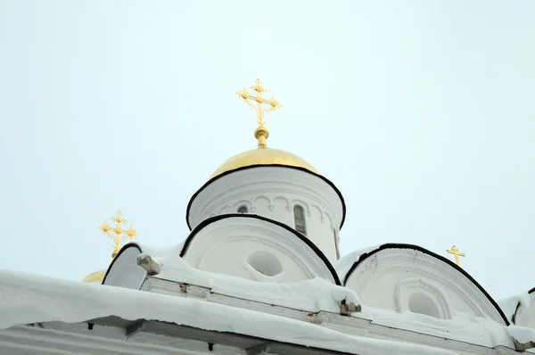 Zimowy widok na rosyjski Kościół prawosławny — Zdjęcie stockowe