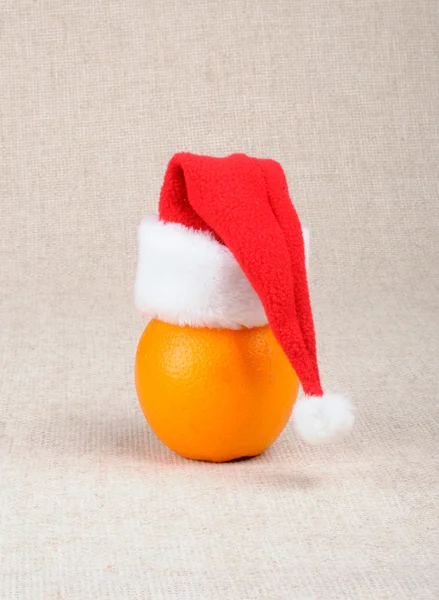 Arancione Con Cappello Babbo Natale — Foto Stock