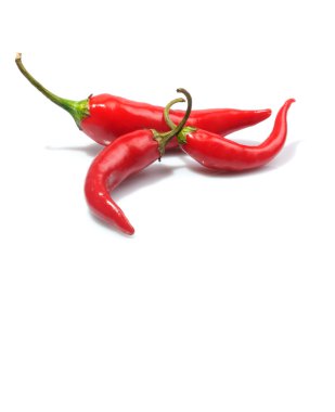 beyaz arka plan üzerinde kırmızı acı biber