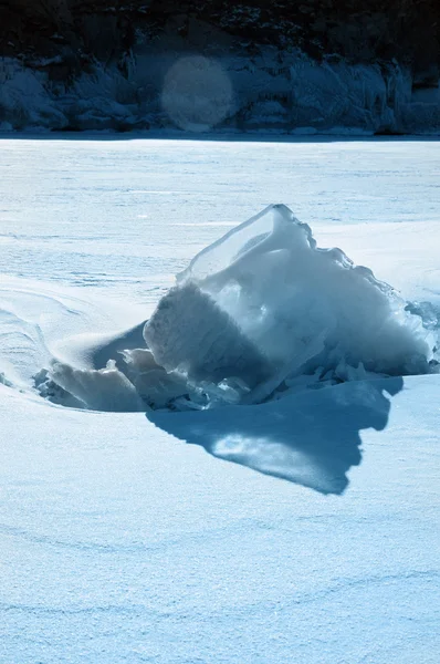 Πάγου στην επιφάνεια της λίμνη Βαϊκάλη. — Φωτογραφία Αρχείου