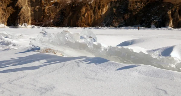 Hielo en la superficie del lago Baikal . — Foto de Stock