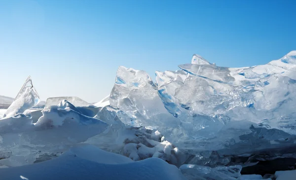 Lód na powierzchni jeziora Bajkał. — Zdjęcie stockowe