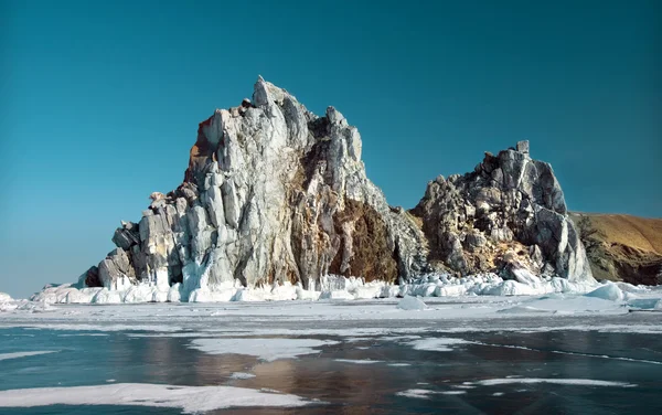 Cabo Burhan na costa oeste da ilha de Olkhon. Lago Baikal . — Fotografia de Stock