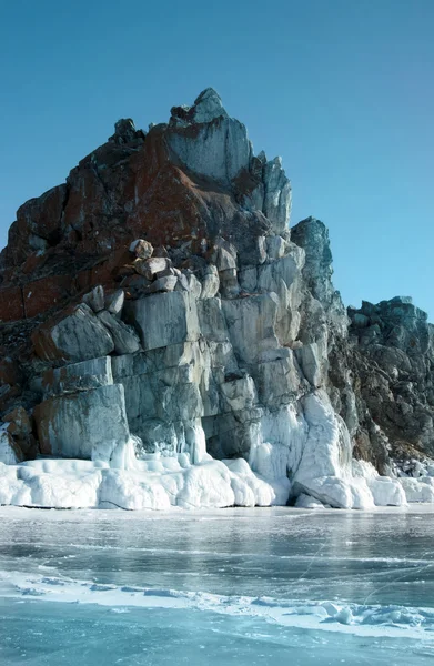 Cabo Burhan na costa oeste da ilha de Olkhon. Lago Baikal . — Fotografia de Stock