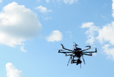 octocopter drone uçuş, dijital fotoğraf makinesi ile kullanılan ve fotoğraf tonlama