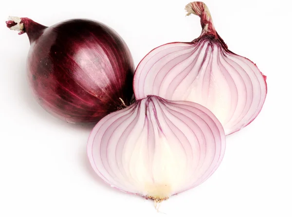 Cebolla roja sobre fondo blanco — Foto de Stock