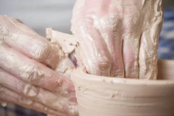 Hands of a potter — Stock Photo, Image