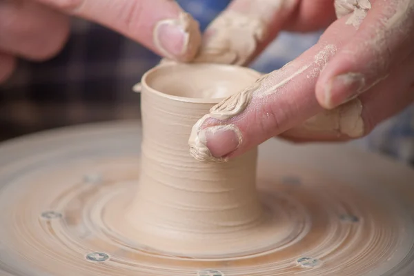 Hands of a potter — Stock Photo, Image