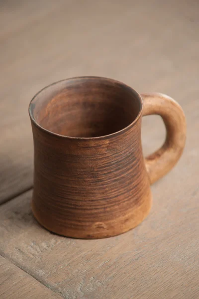 伝統的な手作りのマグカップ — ストック写真