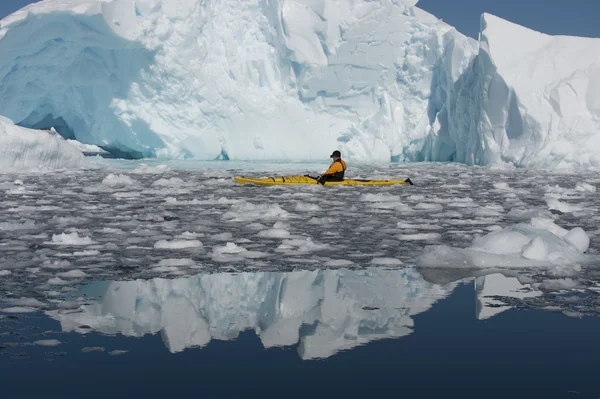 Kayak nel ghiaccio — Foto Stock