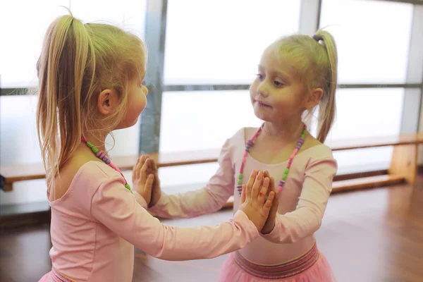 Söta 5 år gammal ballerina — Stockfoto