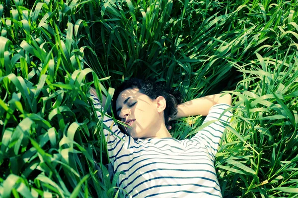 Portret van een mooie vrouw — Stockfoto